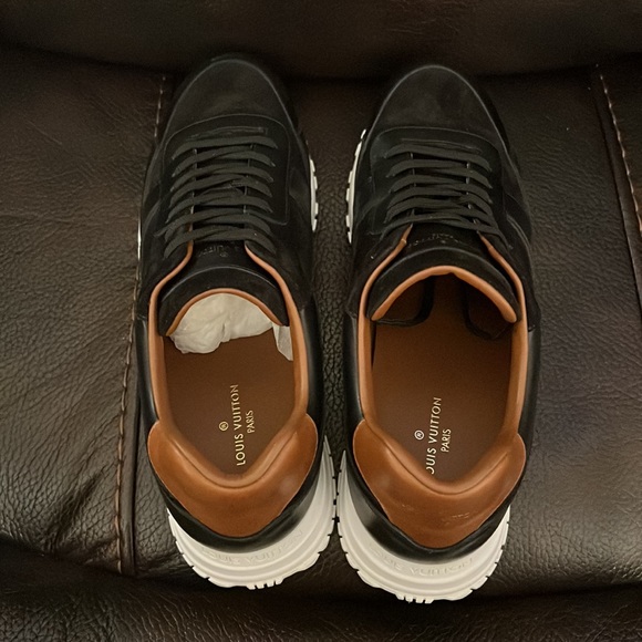 Louis Vuitton logo monogram suede leather run away sneakers NWB - Picture 6 of 9